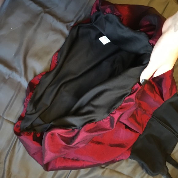 Poppies and Roses elegant black and red dress - Picture 5 of 5